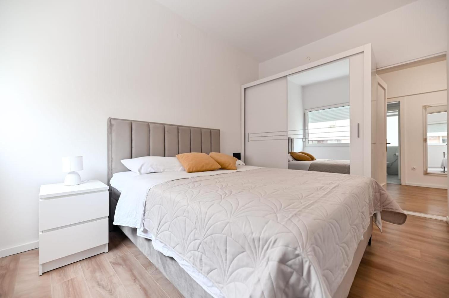 Paula Center Apartment